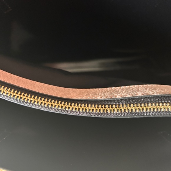 Marc Jacobs Large The Grind Tote - Picture 8 of 11